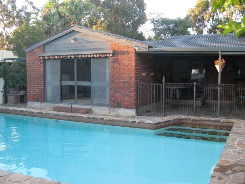 8 Haslam Crescent, Elizabeth Vale SA 5112