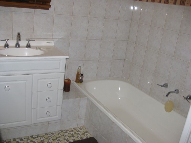 8 Haslam Crescent, Elizabeth Vale SA 5112