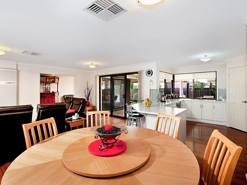 98 President Avenue, Andrews Farm SA 5114