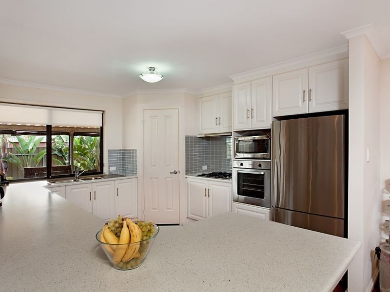 98 President Avenue, Andrews Farm SA 5114