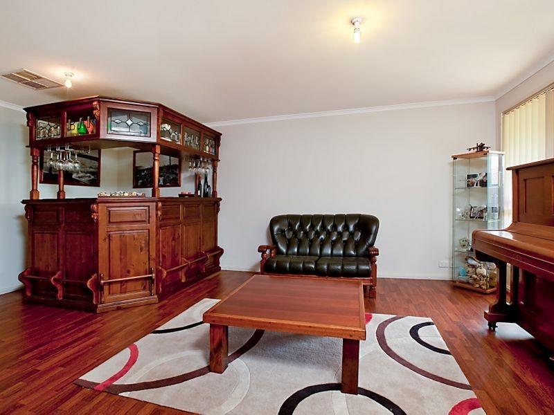 98 President Avenue, Andrews Farm SA 5114