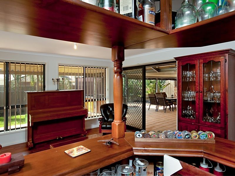 98 President Avenue, Andrews Farm SA 5114