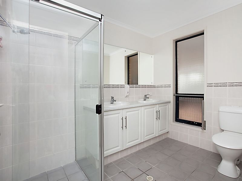 98 President Avenue, Andrews Farm SA 5114