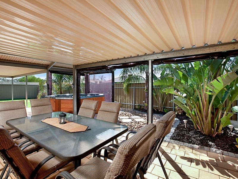 98 President Avenue, Andrews Farm SA 5114