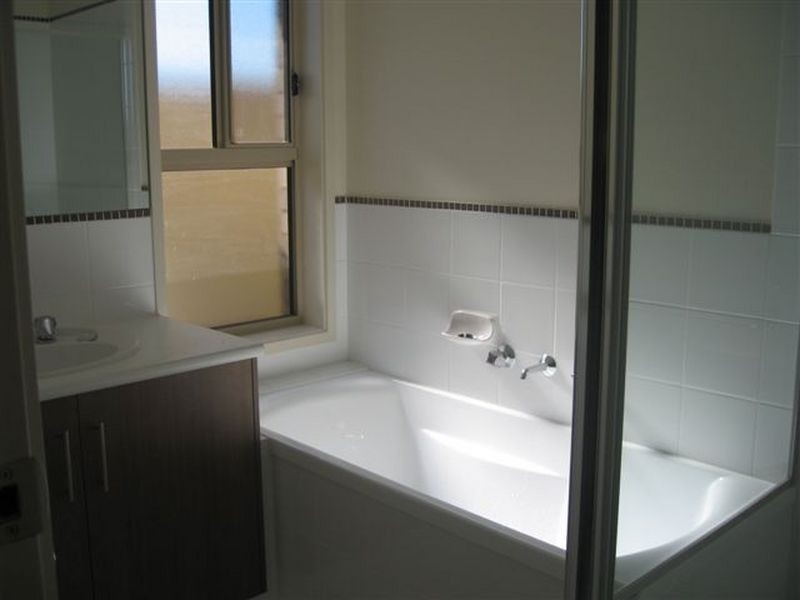 18 Strathmore Avenue, Smithfield SA 5114