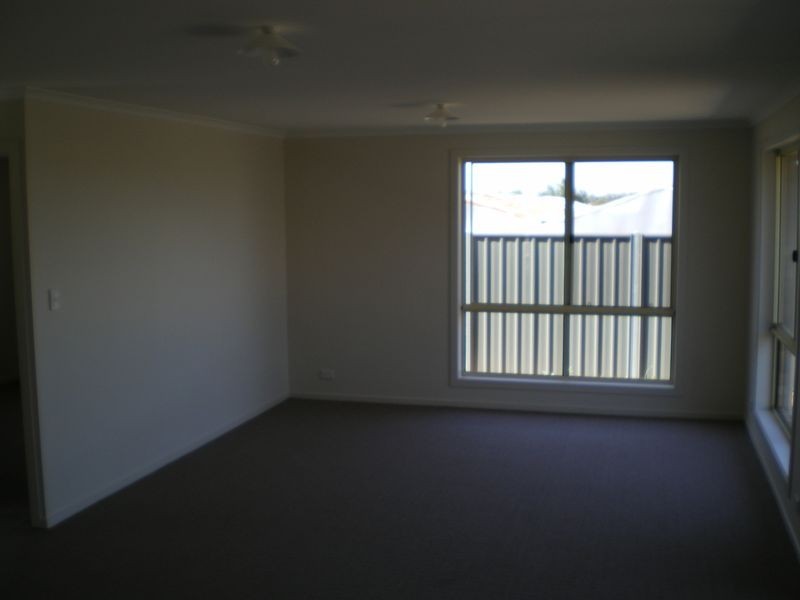 10 Albert Court, Andrews Farm SA 5114
