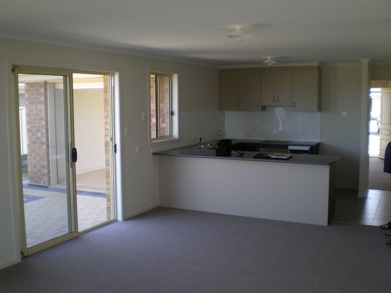 10 Albert Court, Andrews Farm SA 5114
