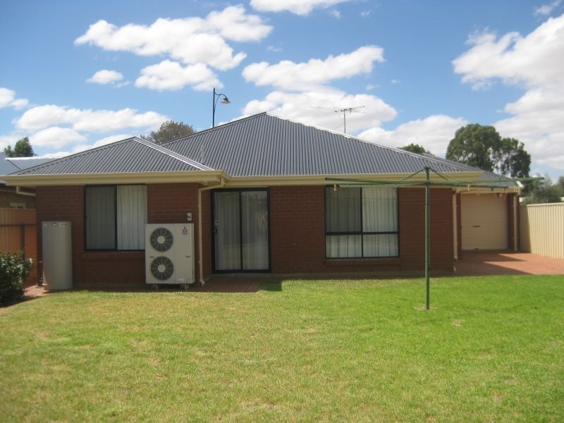 6 Strathaird Boulevard, Smithfield SA 5114