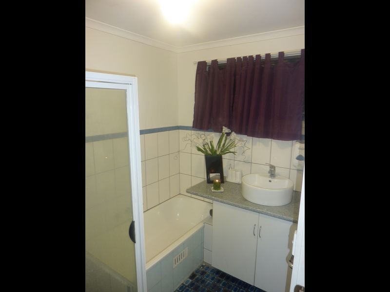 24 Commodore Parade, Andrews Farm SA 5114