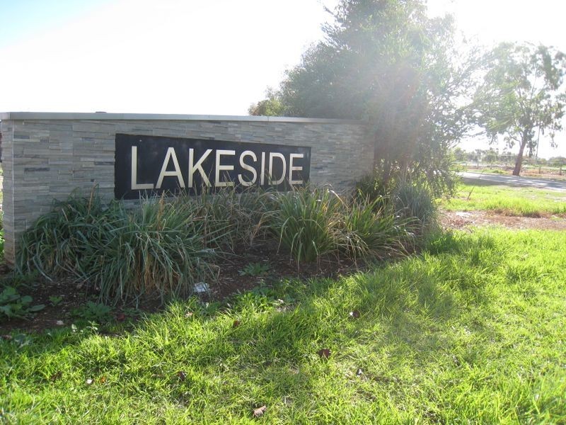 19 Lakeside Drive, Andrews Farm SA 5114