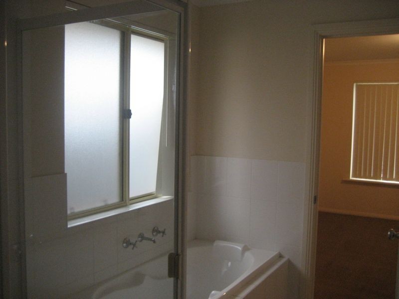 2 Bowood Street, Elizabeth Park SA 5113