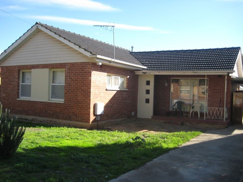 17 Crisp Road, Elizabeth Downs SA 5113