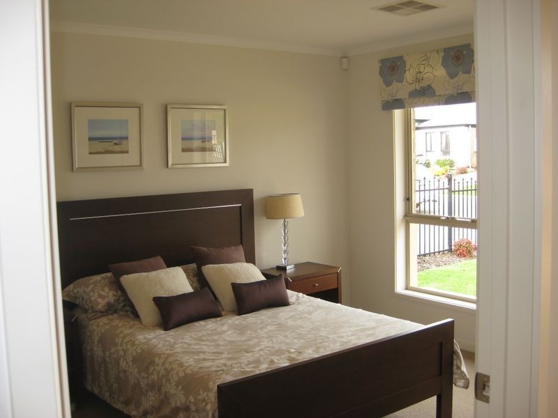 13 Arcadia Drive, Smithfield SA 5114