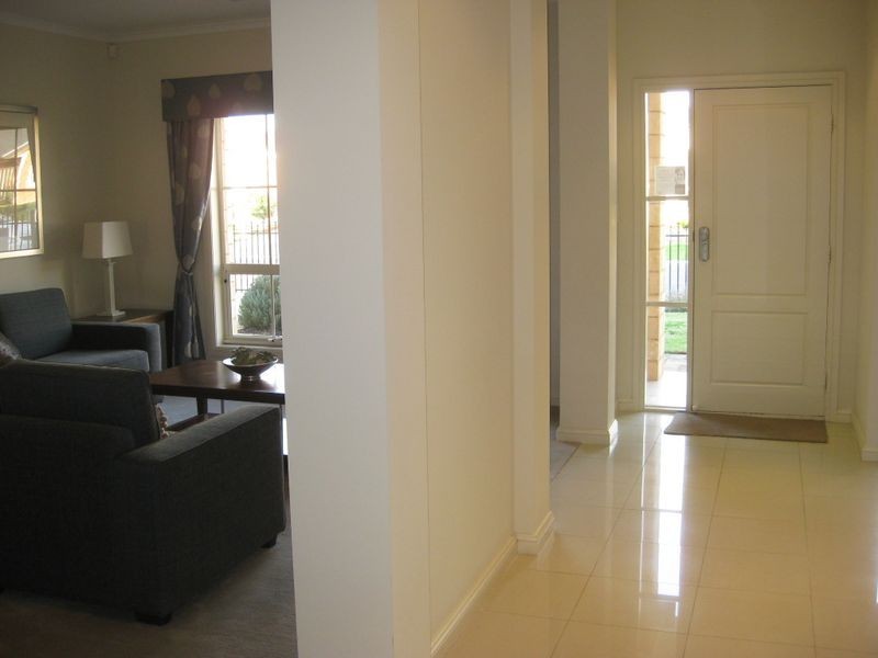 17 Arcadia Drive, Smithfield SA 5114