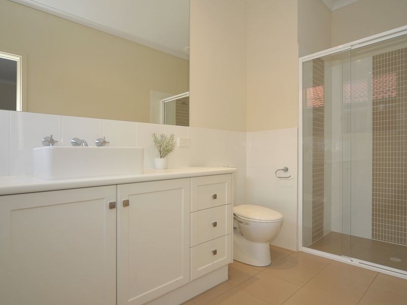 17 Arcadia Drive, Smithfield SA 5114