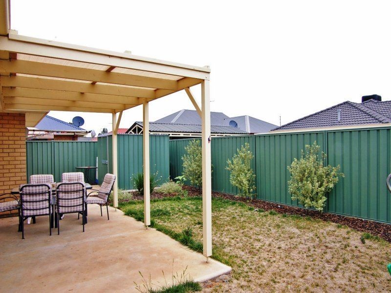 5 Dylan Close, Munno Para West SA 5115