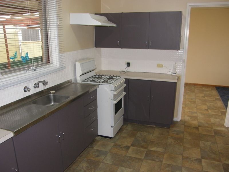 10 Wilterna Crescent, Smithfield SA 5114