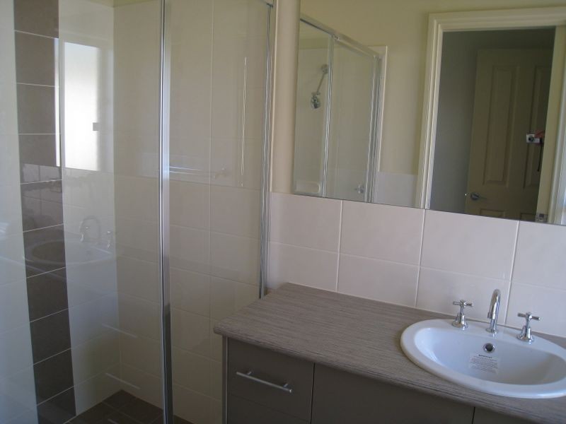 19 Lakeside Drive, Andrews Farm SA 5114