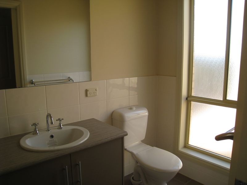 19 Lakeside Drive, Andrews Farm SA 5114