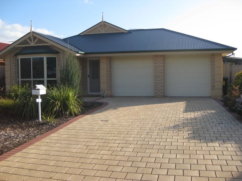 24 Strathaird Boulevard, Smithfield SA 5114