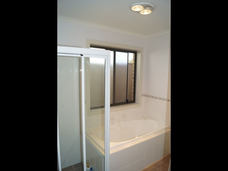 8 Vincent Road, Smithfield Plains SA 5114