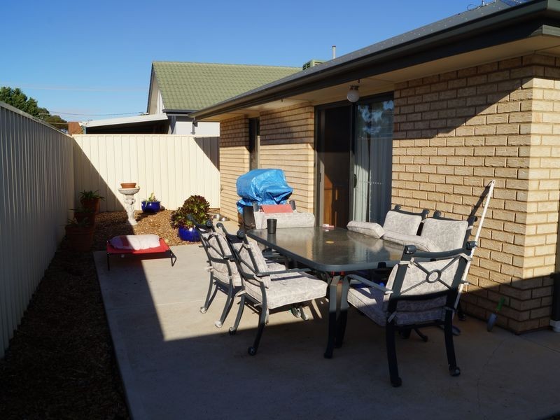 8 Vincent Road, Smithfield Plains SA 5114