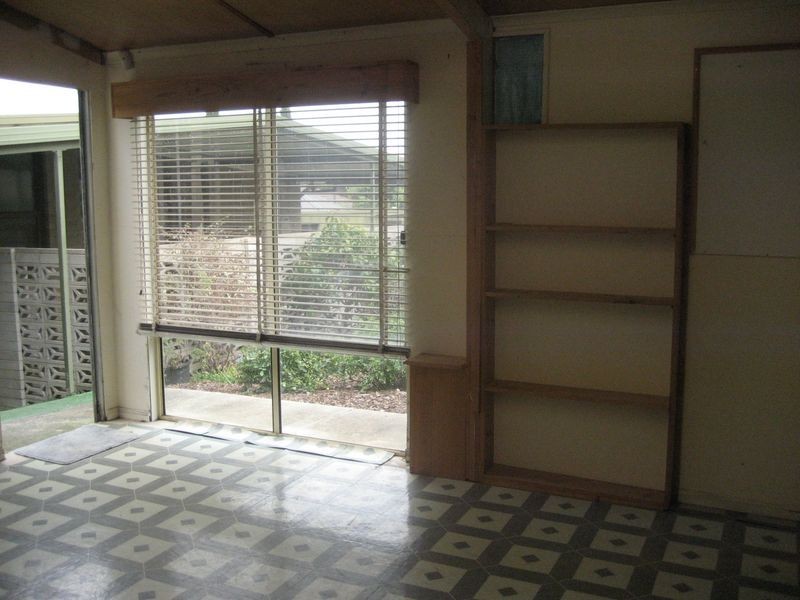 6 Domain Avenue, Para Vista SA 5093