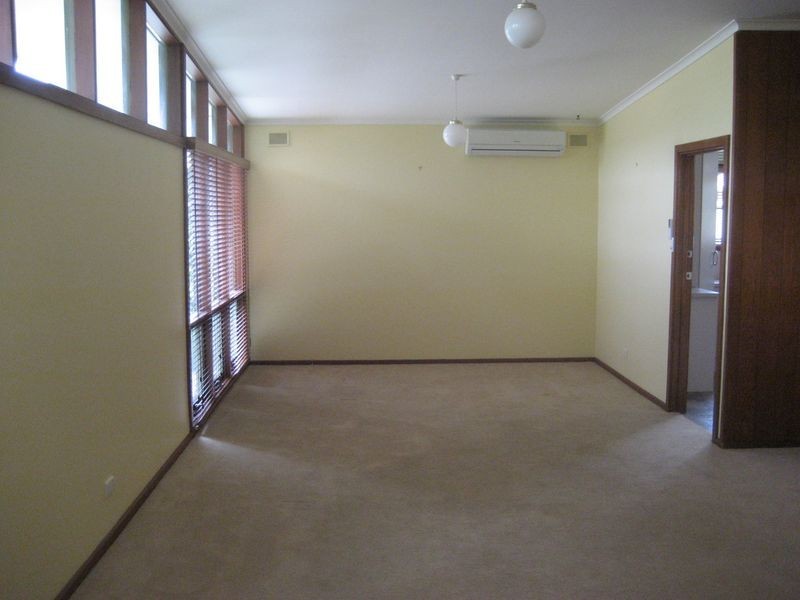 6 Domain Avenue, Para Vista SA 5093