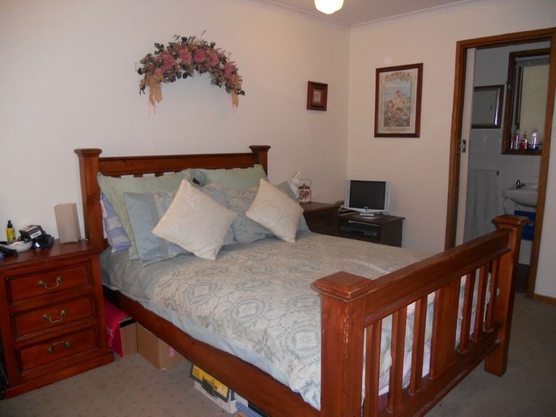 12 Parachilna Court, Smithfield SA 5114