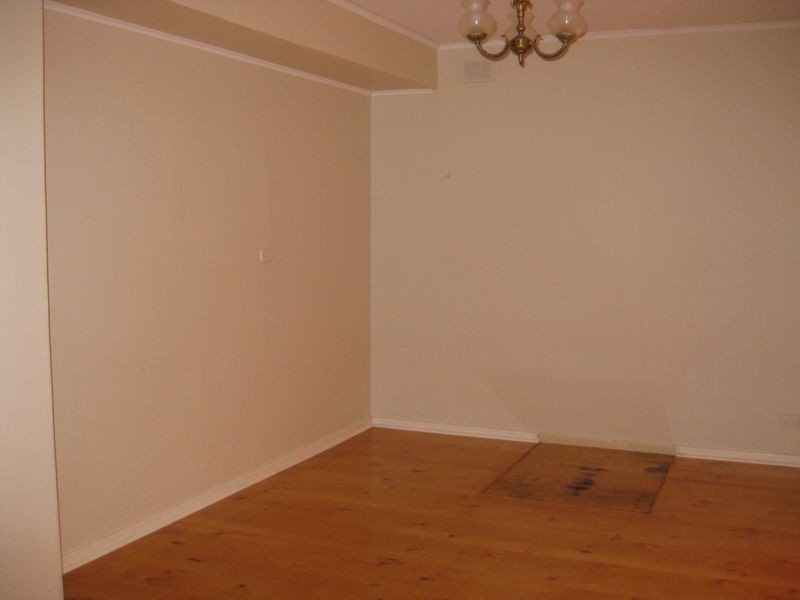 10 Robins Street, Elizabeth Downs SA 5113