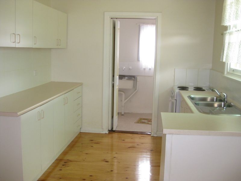 10 Robins Street, Elizabeth Downs SA 5113