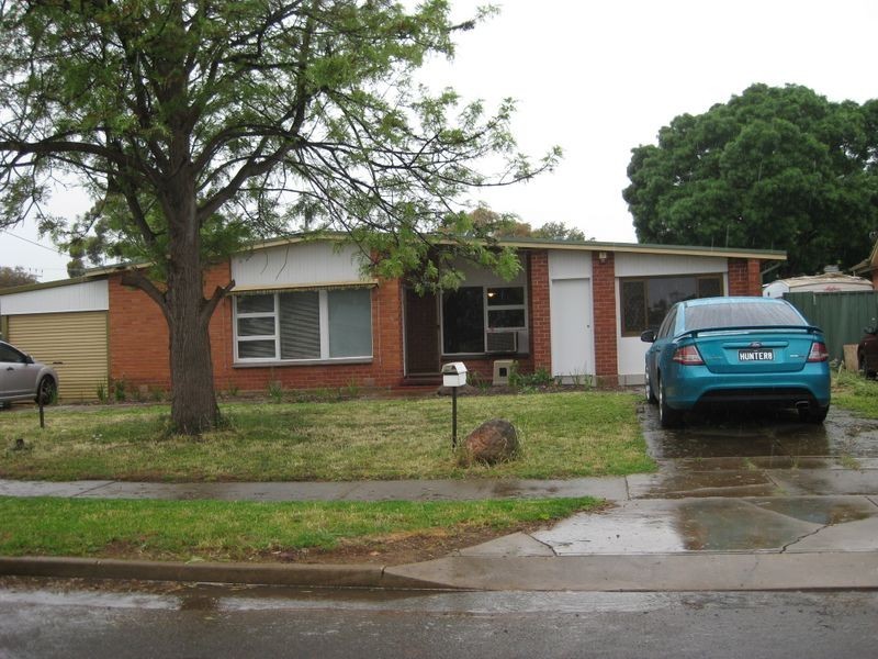 16 Saint Road, Smithfield Plains SA 5114