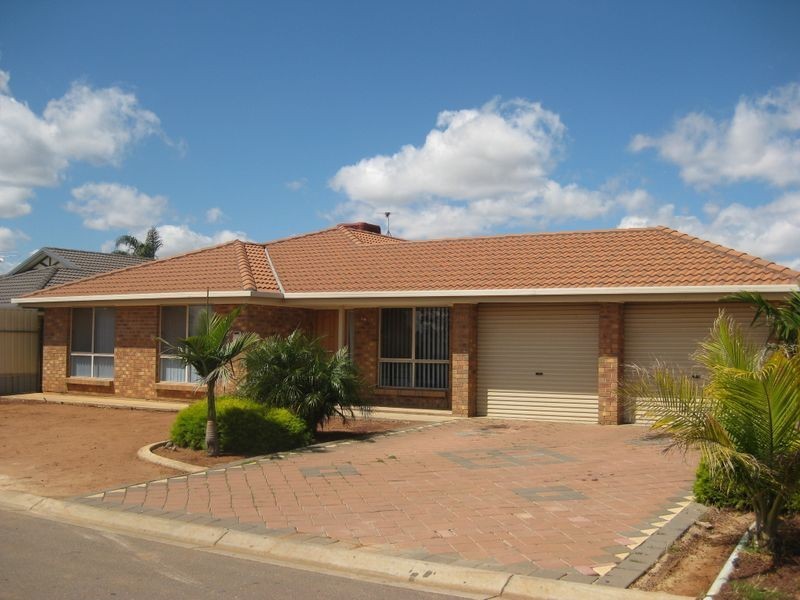 8 Earl Court, Andrews Farm SA 5114