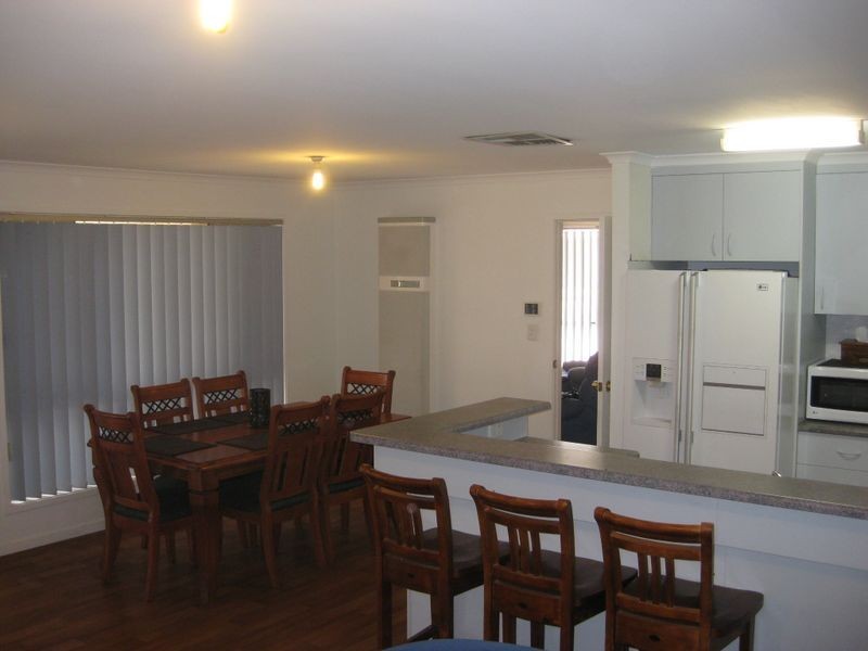 8 Earl Court, Andrews Farm SA 5114