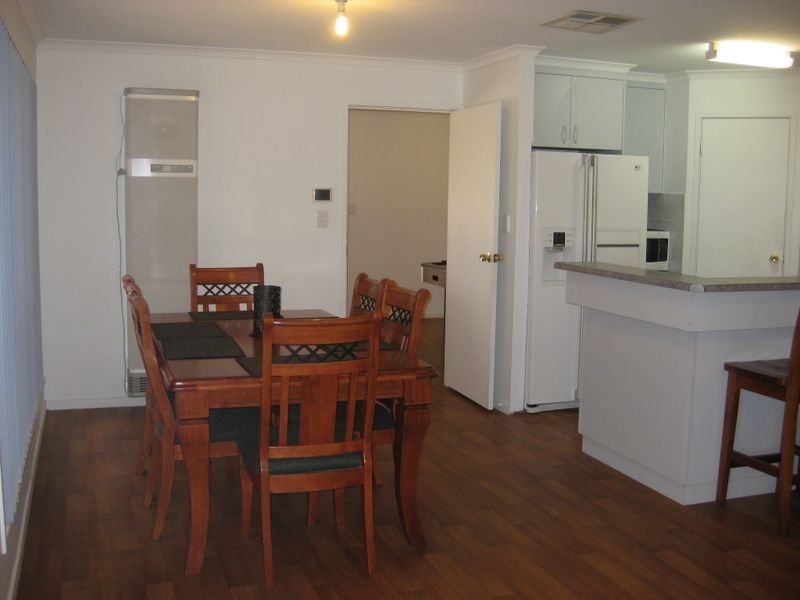 8 Earl Court, Andrews Farm SA 5114