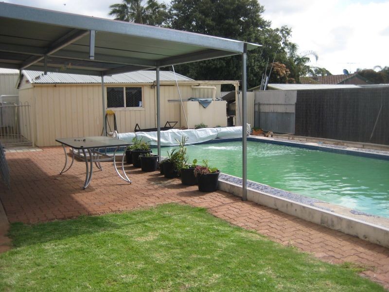 15 Linger Crescent, Elizabeth Downs SA 5113