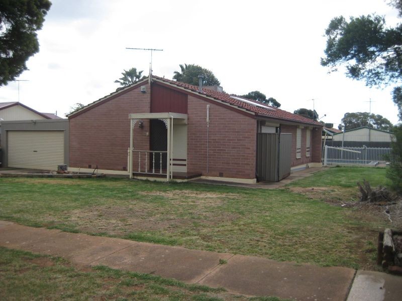 15 Linger Crescent, Elizabeth Downs SA 5113
