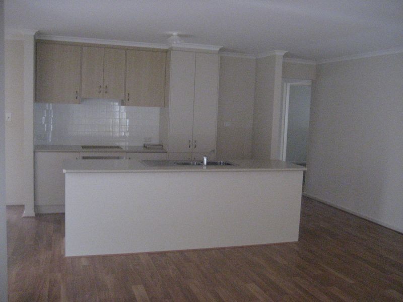 21 Coonawarra Avenue, Andrews Farm SA 5114