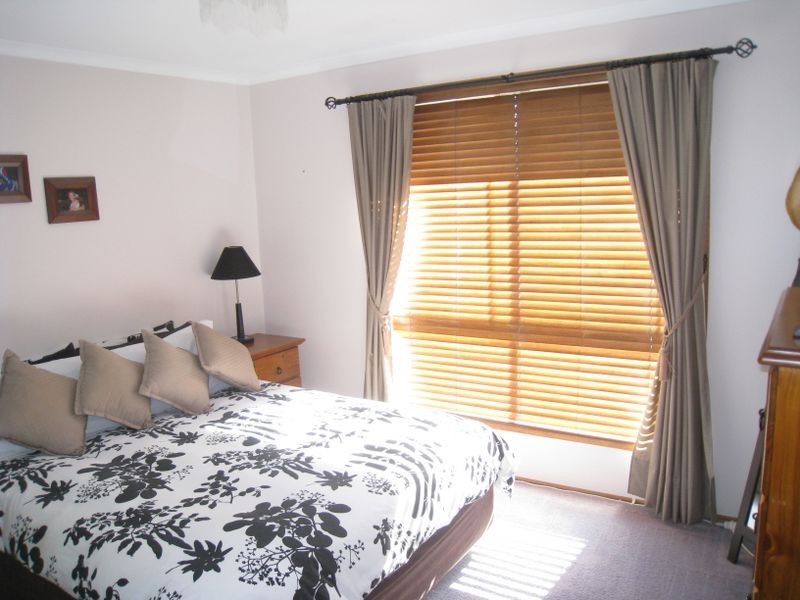 6 Hughes Court, Andrews Farm SA 5114