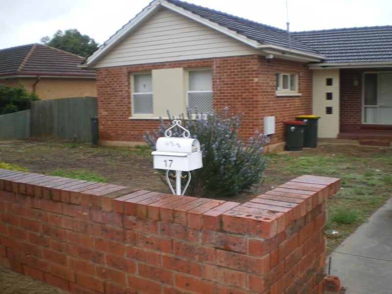 17 Crisp Road, Elizabeth Downs SA 5113