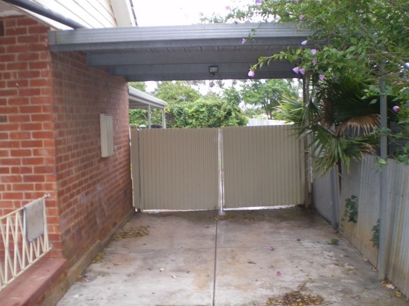 17 Crisp Road, Elizabeth Downs SA 5113