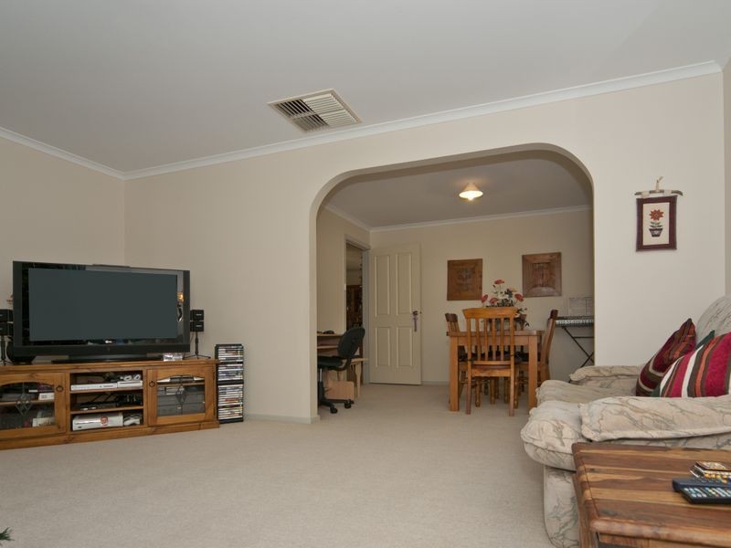 9 Winston Crescent, Hillbank SA 5112