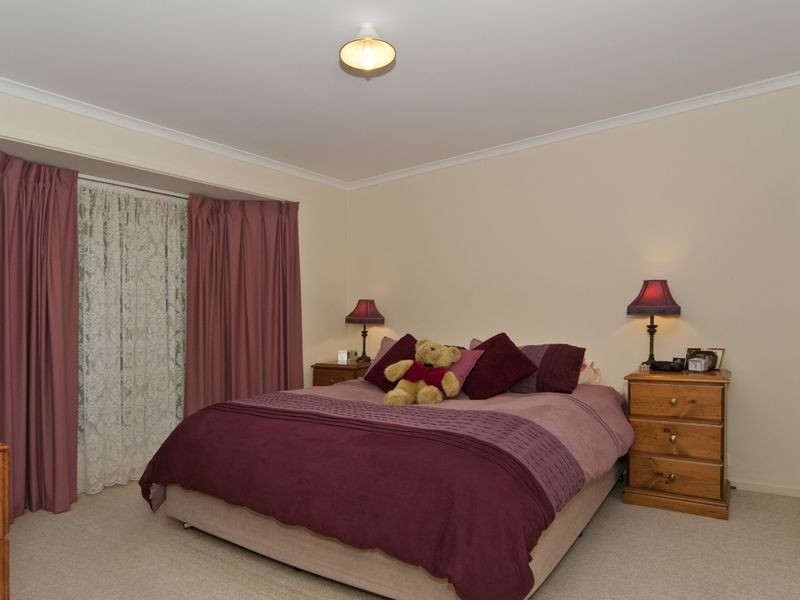 9 Winston Crescent, Hillbank SA 5112