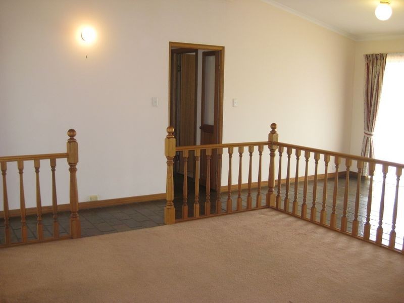 25 President Avenue, Andrews Farm SA 5114