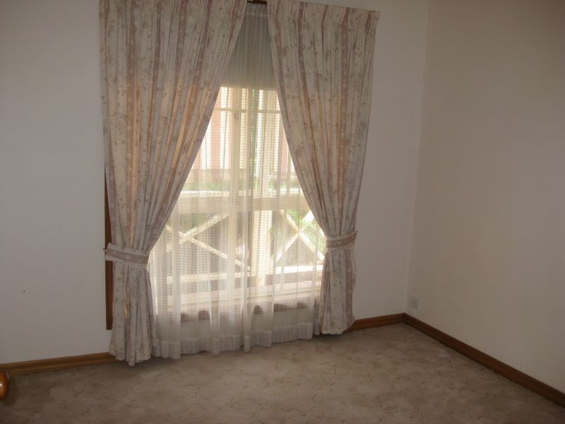 25 President Avenue, Andrews Farm SA 5114