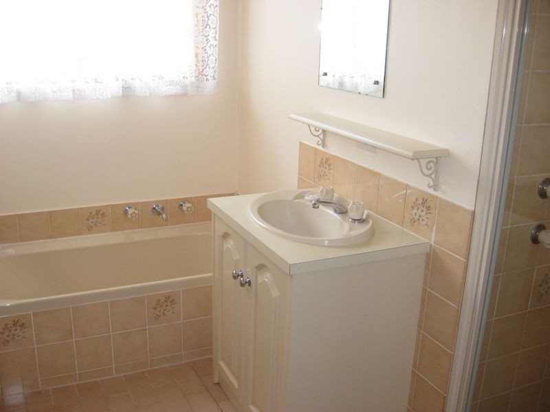 25 President Avenue, Andrews Farm SA 5114