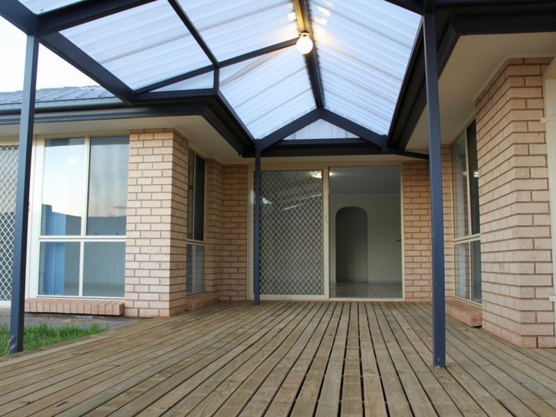2 Grace Boulevard, Smithfield Plains SA 5114