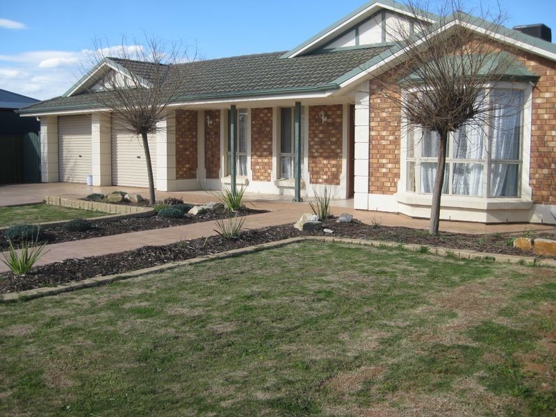 129 President Avenue, Andrews Farm SA 5114