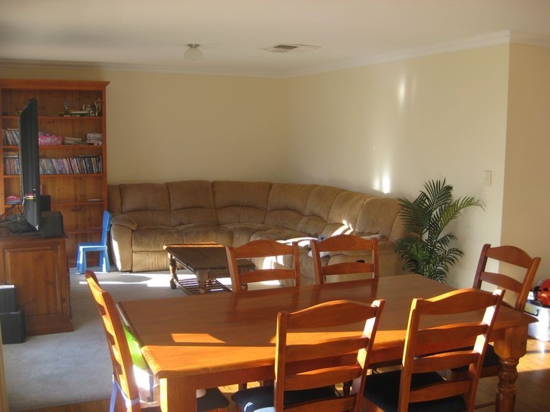 129 President Avenue, Andrews Farm SA 5114