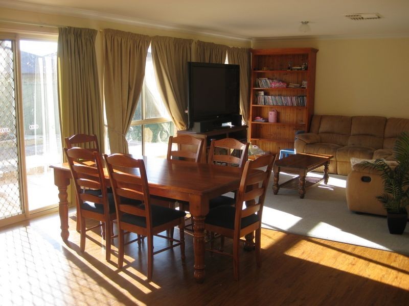 129 President Avenue, Andrews Farm SA 5114